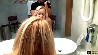 Lluvia dorada broom Carlitos Equally y Tamrah Dix